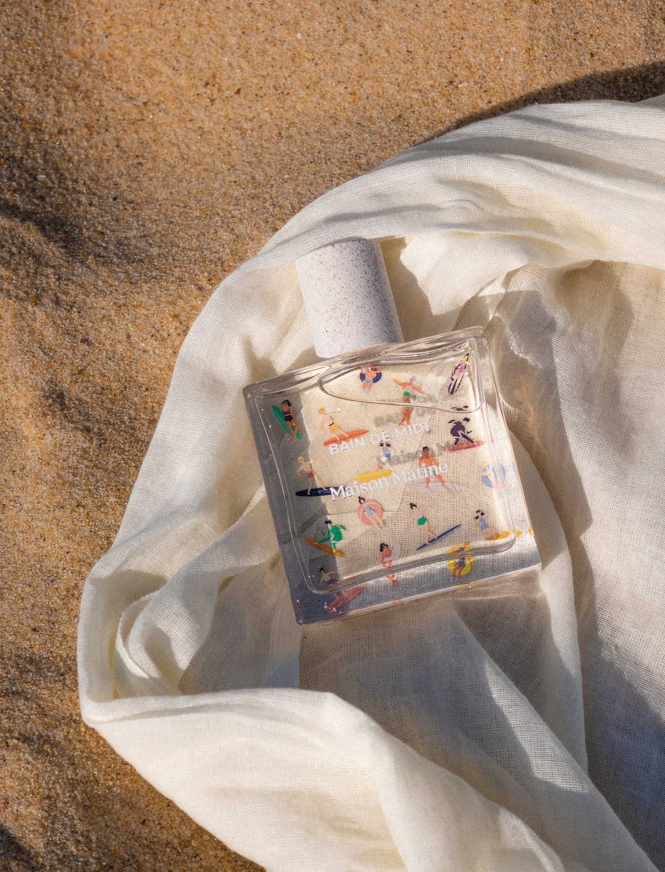 BAIN DU MIDI A soft and playful creation, Bain de Midi brings you a feeling of sunshine all year long!