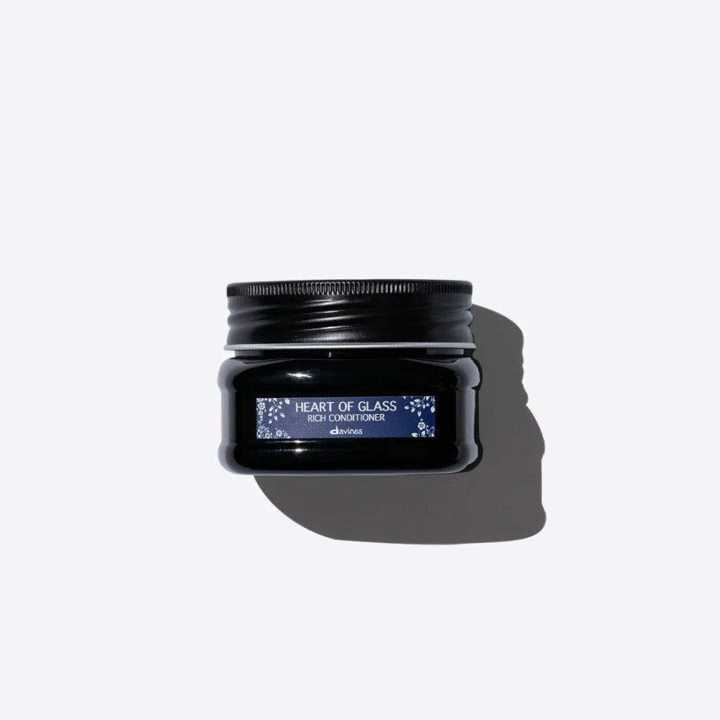 HEART OF GLASS RICH CONDITIONER Versterkende, verhelderende conditioner voor natuurlijk en gekleurd blond haar.