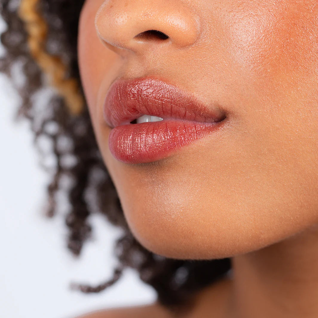 LA CRIQUE LIP & CHEEK BALM kleurvarianten op verschillende huidtypes