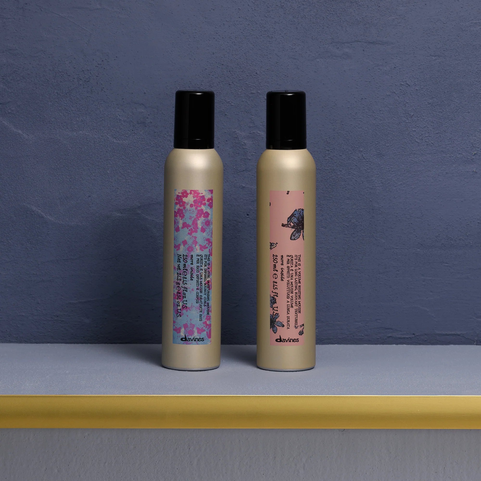 THIS IS A VOLUME BOOSTING MOUSSE Om elk haartype een luchtig volume-effect te geven.