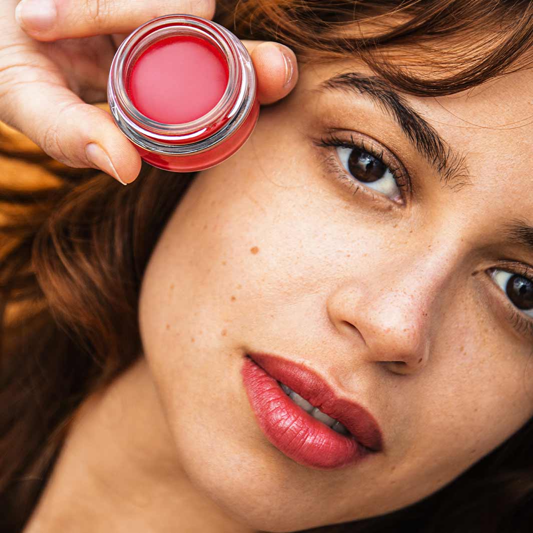 LA CRIQUE LIP & CHEEK BALM natuurlijke glowy finish resultaat