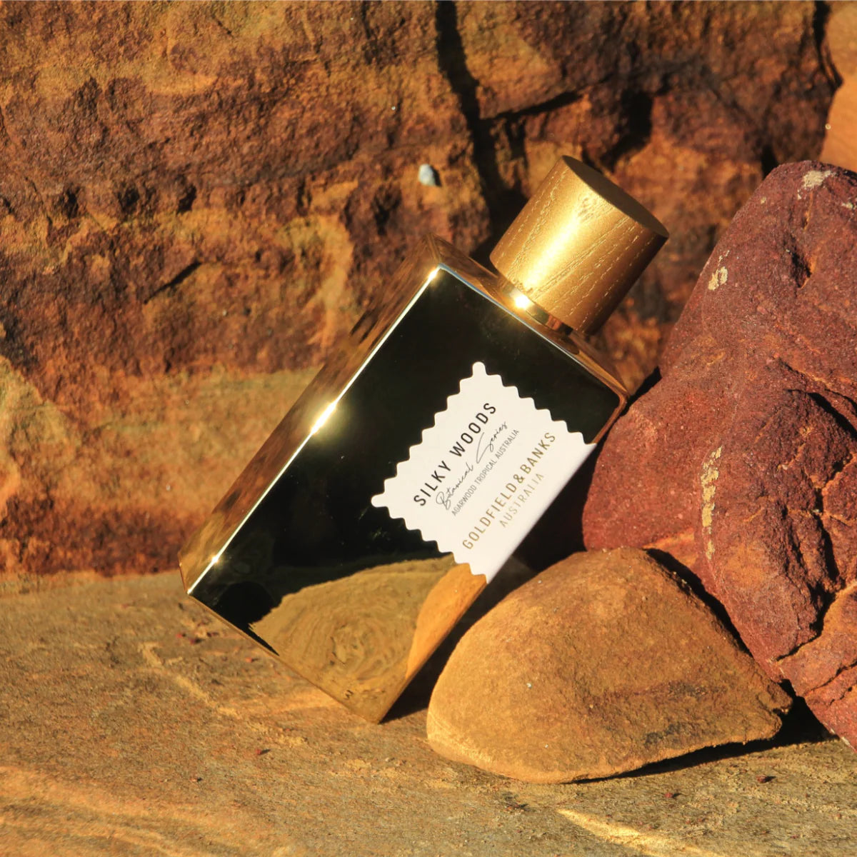 SILKY WOODS PARFUM Zijdezacht nicheparfum – goud omhuld, zwoel, onweerstaanbaar