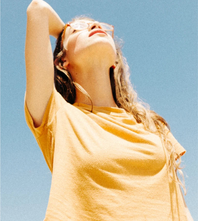 BAIN DU MIDI A soft and playful creation, Bain de Midi brings you a feeling of sunshine all year long!