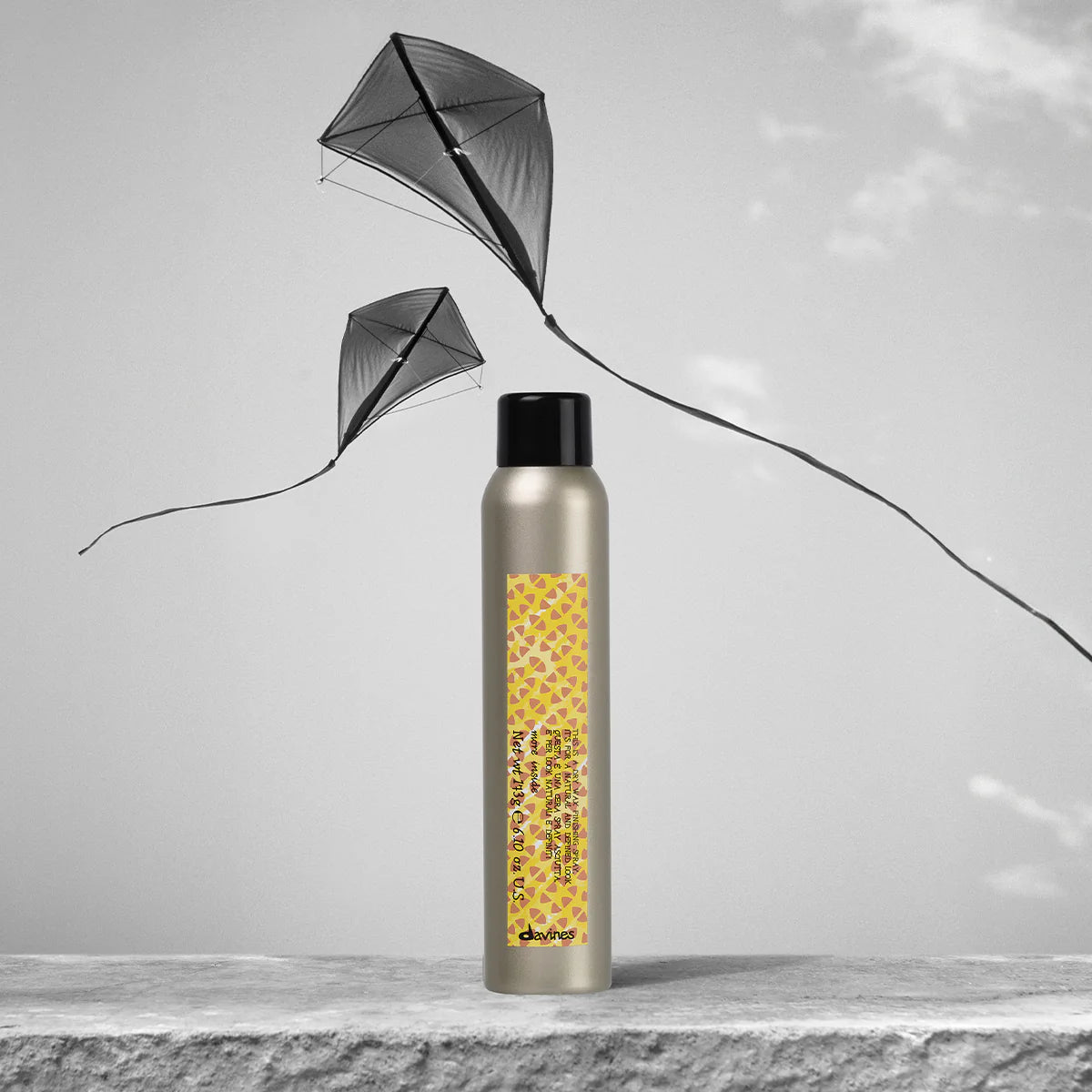 This is a dry wax finishing spray 200 ml