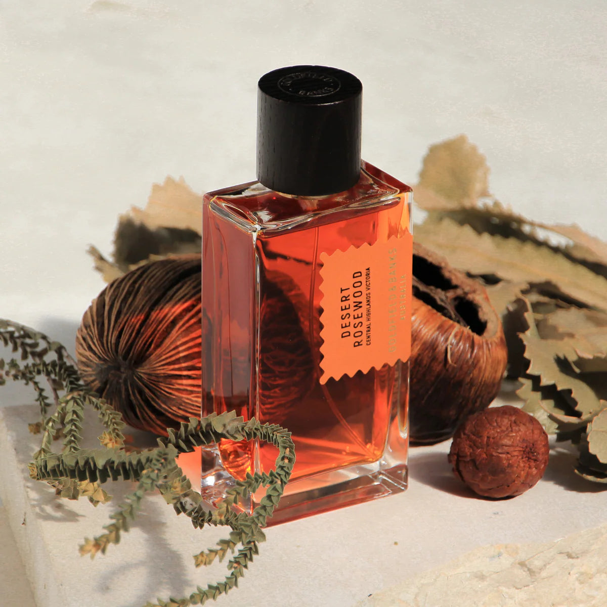 DESERT ROSEWOOD PARFUM Warm amber, rijke houttonen & kruidige diepgang — zwoel, mysterieus, onmiskenbaar
