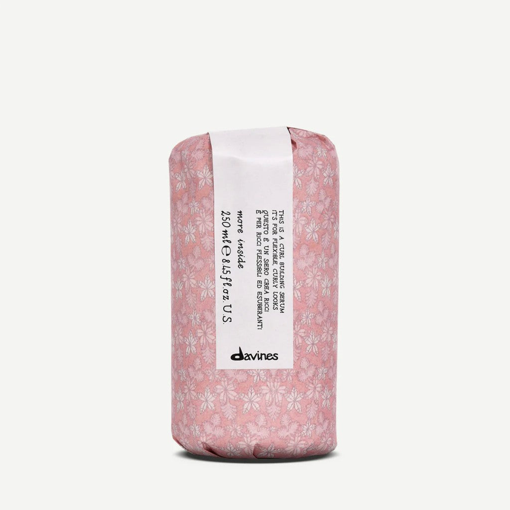 THIS IS SA CURL BUILDING SERUM Leave-in serum ideaal voor flexibele, krullende looks.