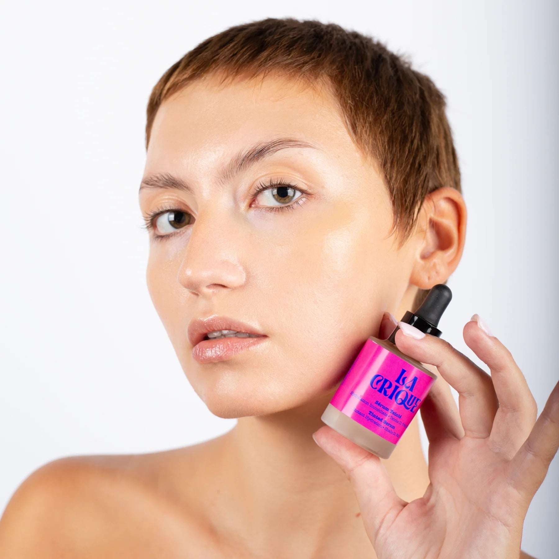 LA CRIQUE TINTED SERUM natuurlijke dekking resultaat, kleur fair