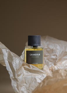 ATELIER CHARISMA - GRANDEUR signature scent voor diepe warme elegantie