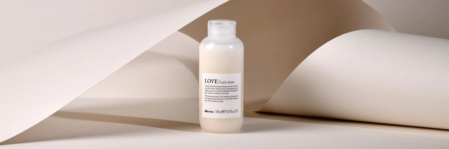 Davines verzorging voor krullend haar | Hydratatie & glans