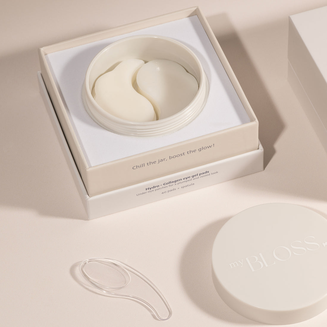 Hydro Collagen Eyepads textuur — hydrogel pads worden transparant terwijl ze in de huid smelten