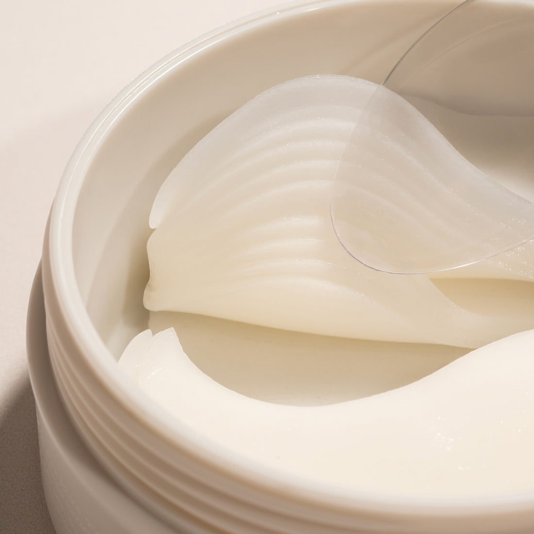Hydro Collagen Eyepads resultaat — vollere en gladdere huid onder de ogen na gebruik