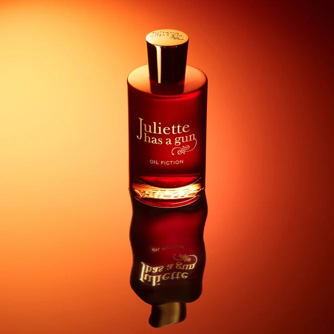 OIL FICTION 100 ml van Juliette Has a Gun bij Studio Strick Leuven