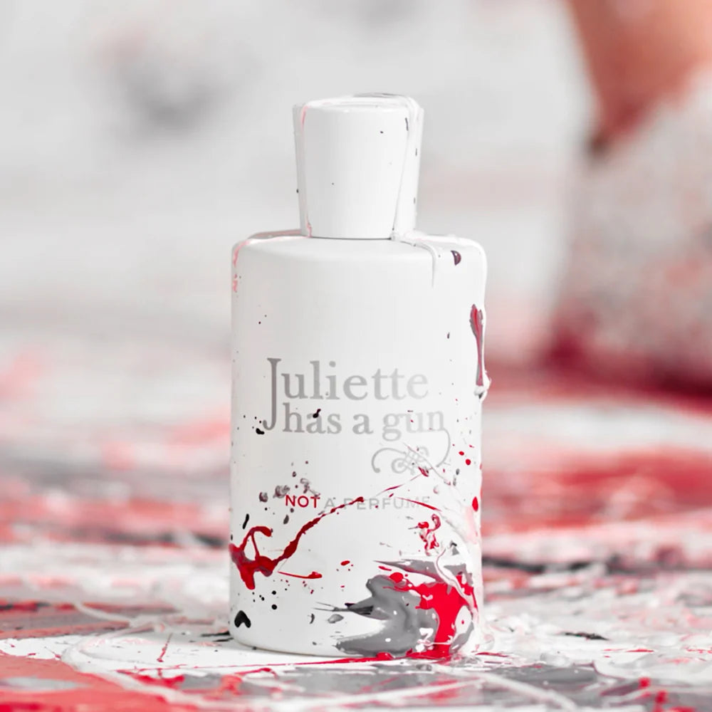 Juliette Has a Gun NOT A PERFUME parfum, Studio Strick Leuven
