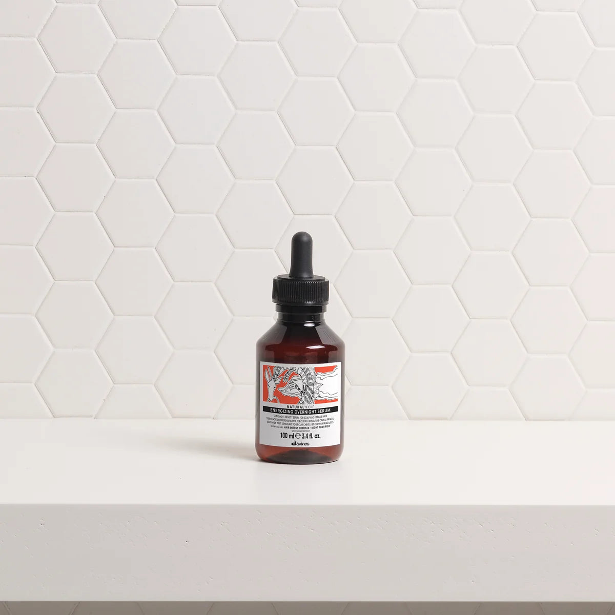 ENERGIZING OVERNIGHT SERUM Nachtserum voor een gebalanceerde hoofdhuid en voller ogend haar