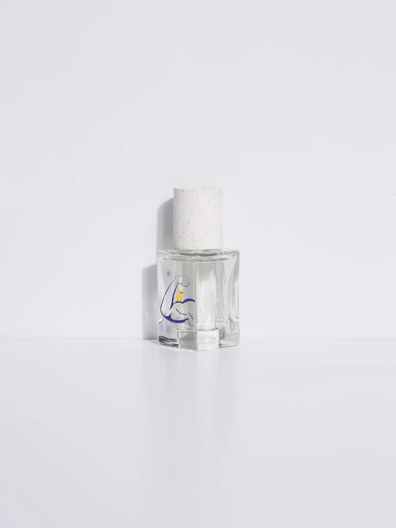 ESPRIT DE CONTRADICTION A zesty message,  represents the duality between the freshness of tangerine and the warmth of cedar wood.