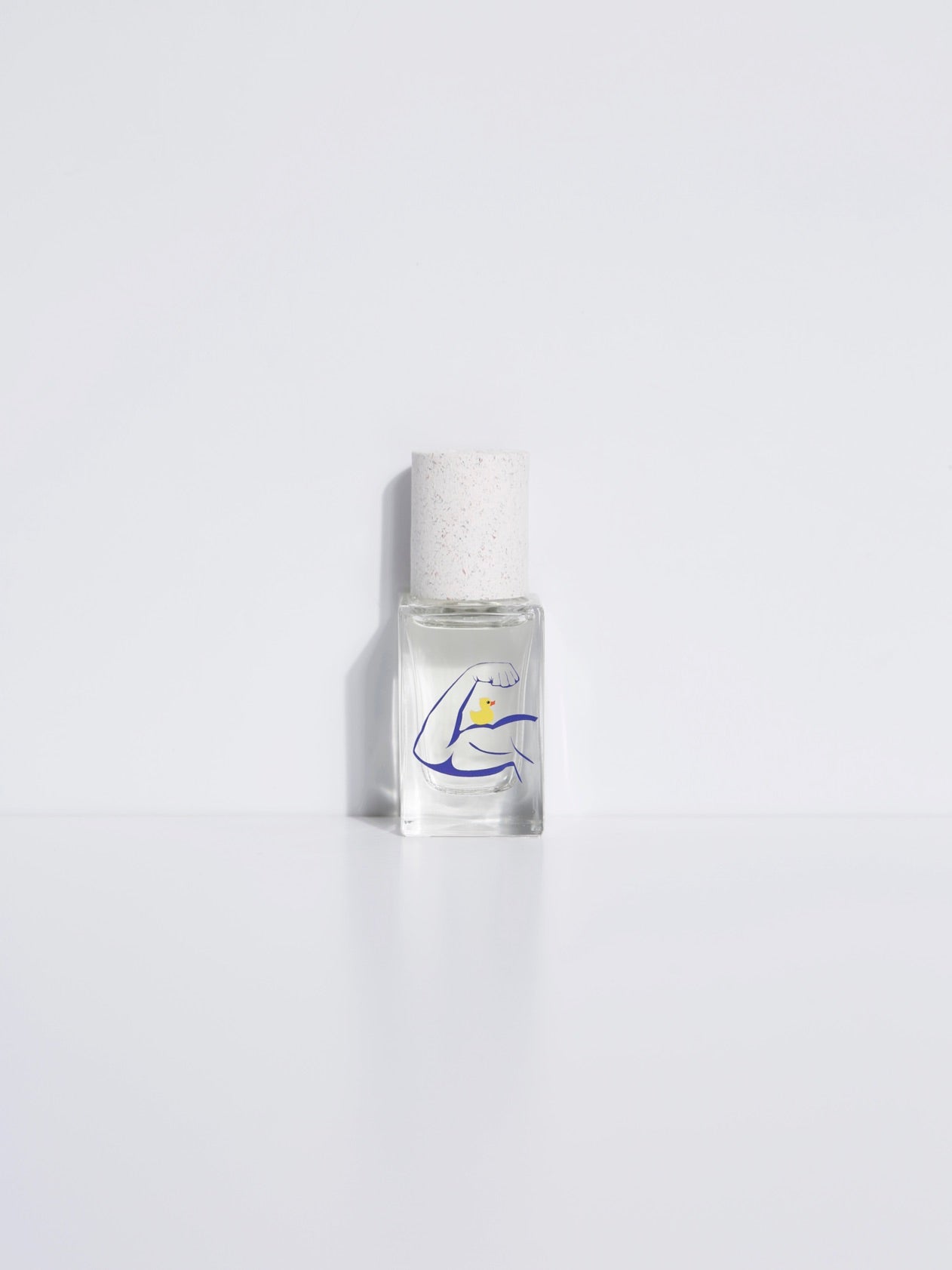 ESPRIT DE CONTRADICTION A zesty message,  represents the duality between the freshness of tangerine and the warmth of cedar wood.