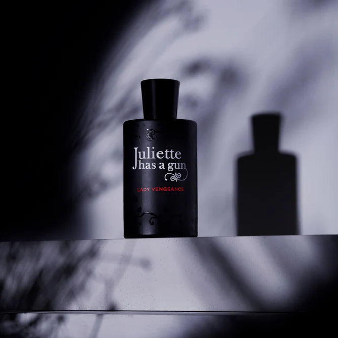 LADY VENGEANCE 100 ml van Juliette Has a Gun bij Studio Strick Leuven