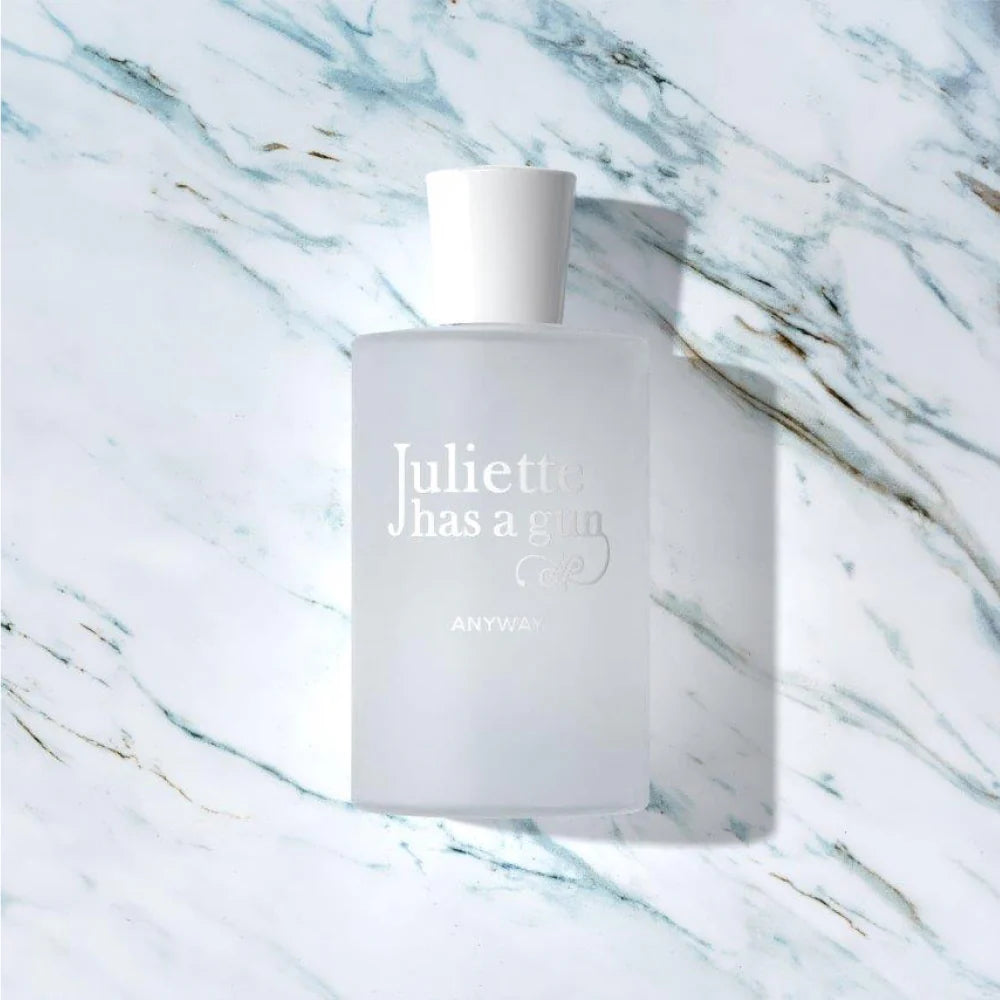 ANYWAY 100 ml van Juliette Has a Gun bij Studio Strick Leuven
