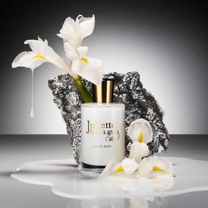 WHITE SPIRIT 100 ml van Juliette Has a Gun bij Studio Strick Leuven