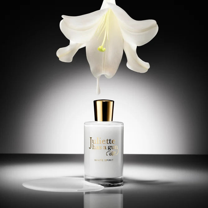 WHITE SPIRIT 100 ml van Juliette Has a Gun bij Studio Strick Leuven